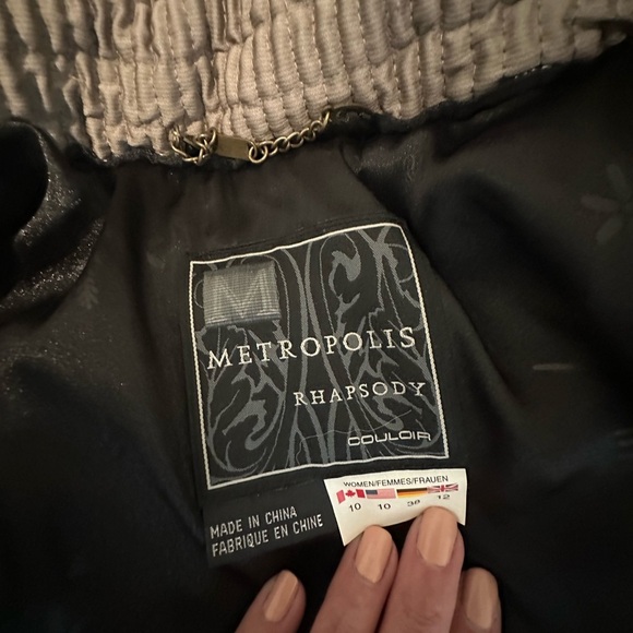 Metropolis Rhapsody Couloir Ski Parka with Fur trim hood, tan color, size 10 - Picture 7 of 8